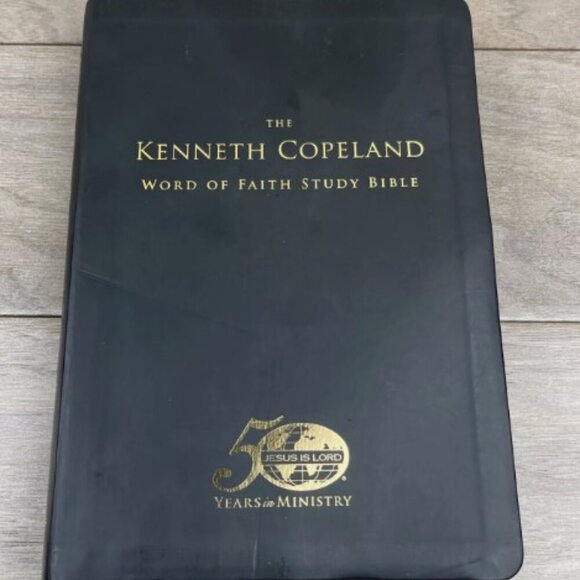 The Kenneth Copeland Word Of Faith Study Bible Modern English Version Leather - Picture 1 of 10